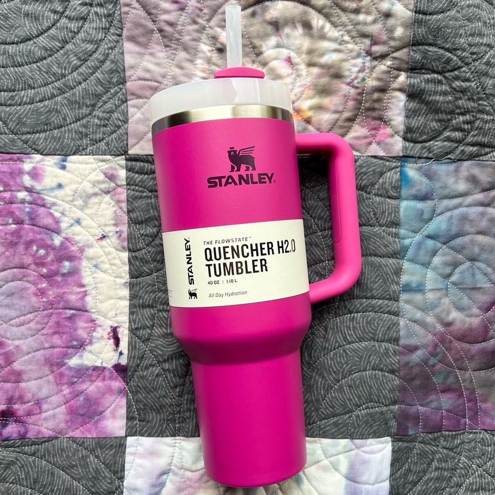 Stanley Quencher H2.0 Flowstate Fuschia 40oz Tumbler NWT! 🌺